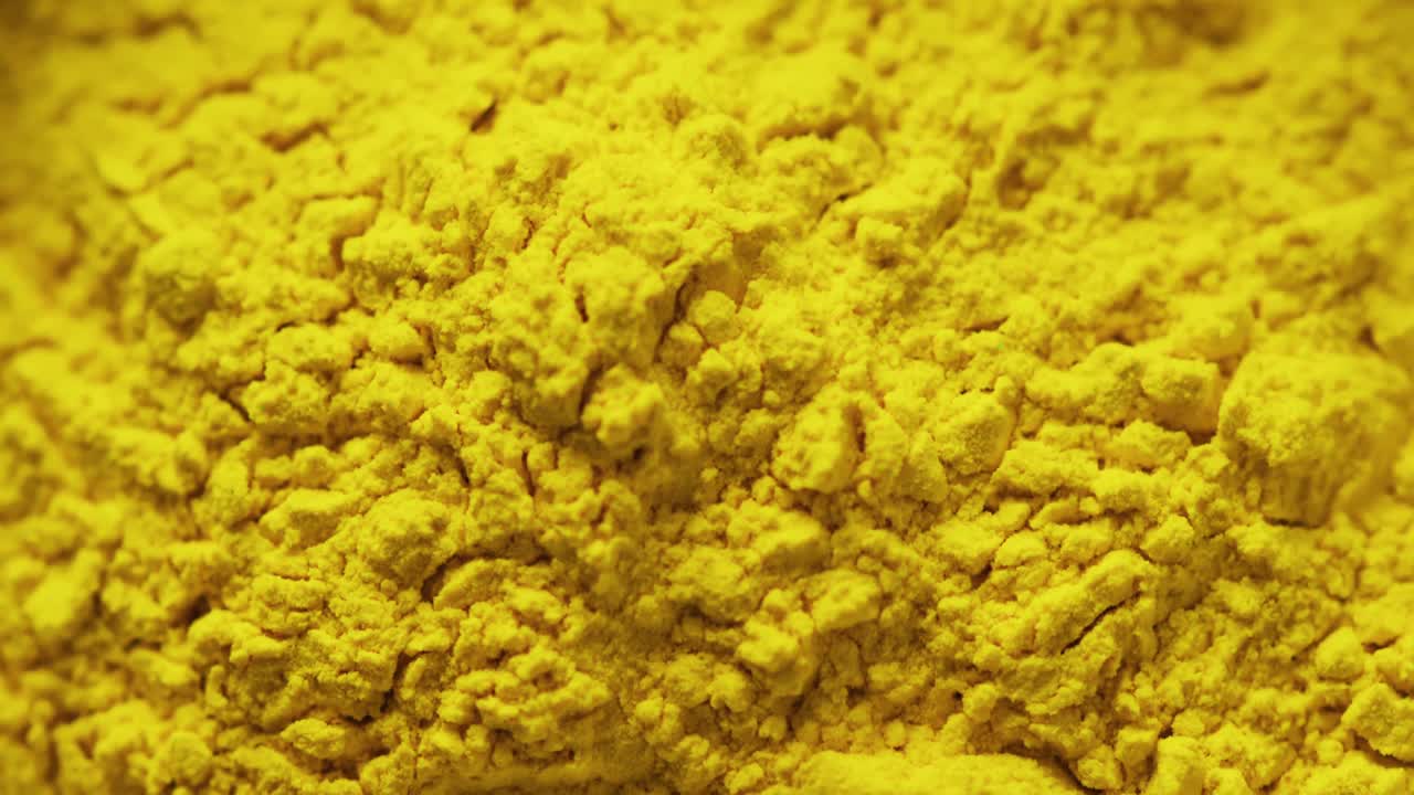 video de primer plano del polvo amarillo con espacio para copiar