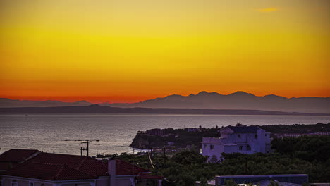 Lapso-De-Tiempo-Del-Amanecer-Cerca-De-La-Costa-Costera-Salida-Del-Sol-Temprano-En-La-Mañana-Comienzo-Del-Día