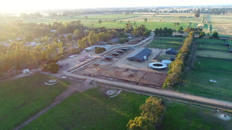 impresionante visita a la granja con un dron