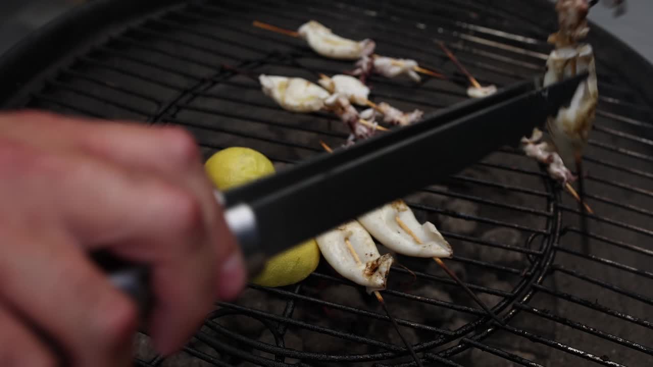 bbq 에 긴 오징어 스피어