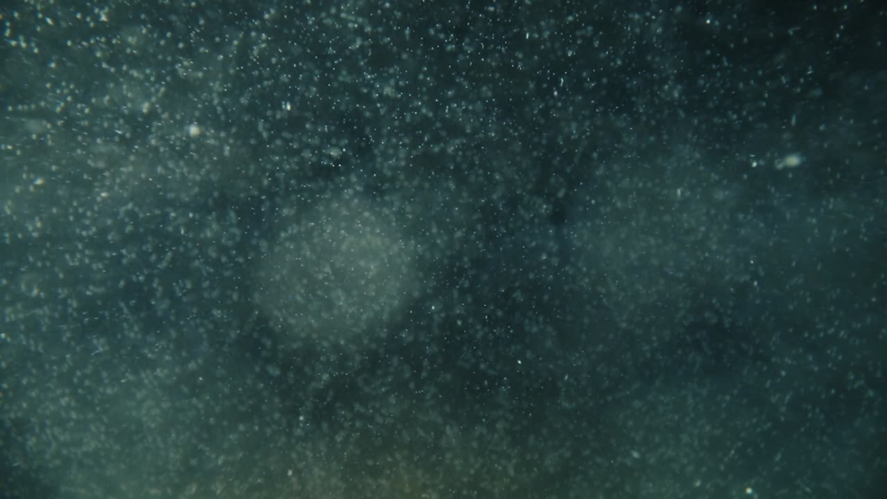 abstracto fondo bajo el agua. agua sucia de cerca.