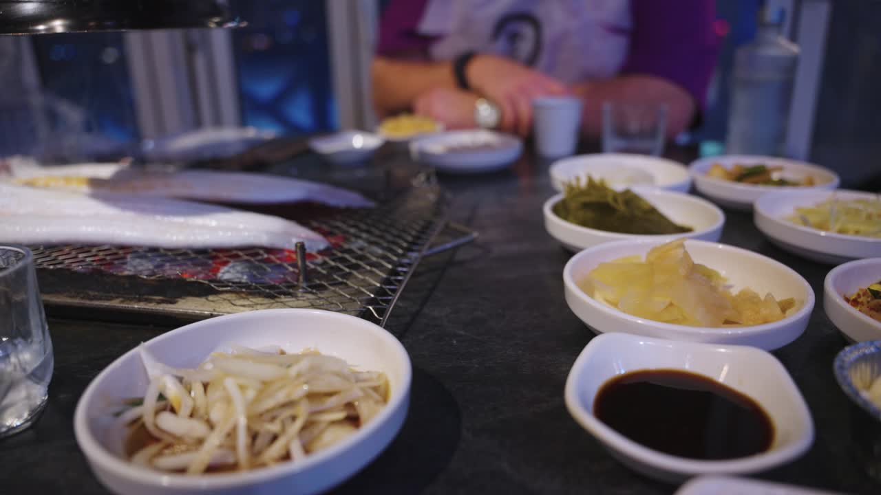 장게오구이 삼게오프살, 바베큐 레스토랑에서 한국어 갈고리