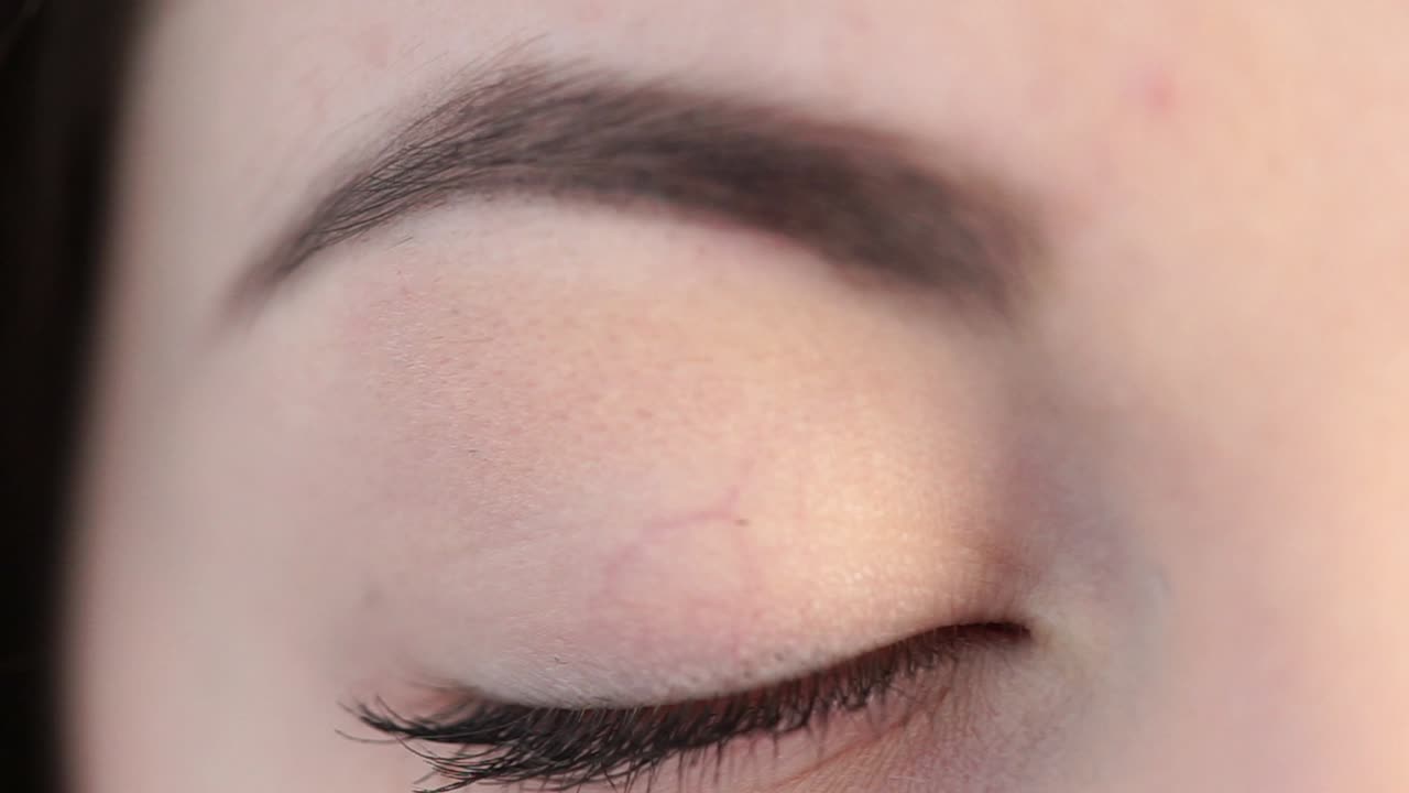 메이크업 을 한 여자 의 눈 의 클로즈업