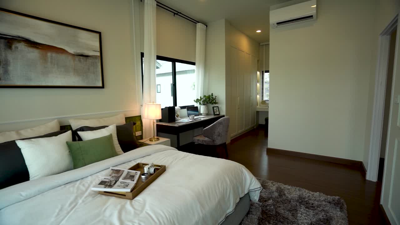 Modern and Luxury Master Bedroom with Walk-in Closet Interior Design