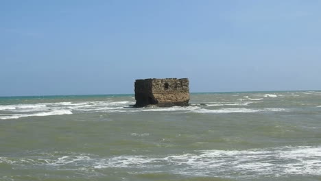 Juby,-Die-Zerstörte-Festung,-Eine-Flut,-Sandstrand,-Stadt-Tarfaya,-Marokko