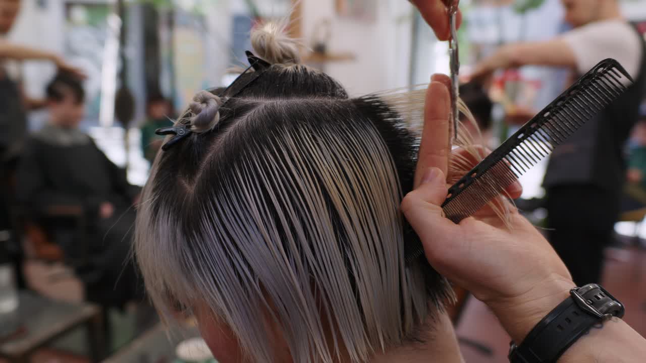 Haircut at the salon