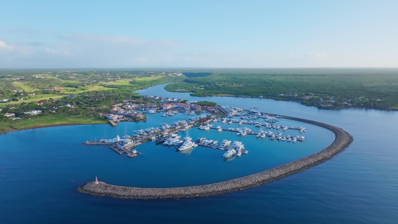 마리나 카사 데 캄포, 라 로마나, 카리브해의 파노라마 공중 아크
