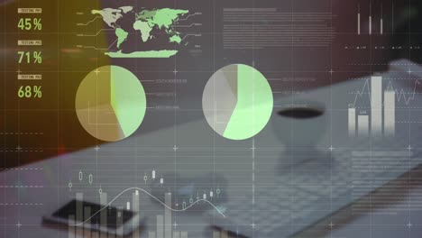 Animation-Der-Infografik-Schnittstelle-über-Mobiltelefon,-Kaffeetasse,-Maus-Und-Tastatur-Auf-Dem-Schreibtisch