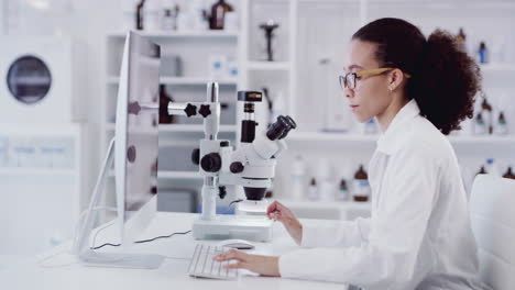 ciencia, médico o científico mujer con microscopio