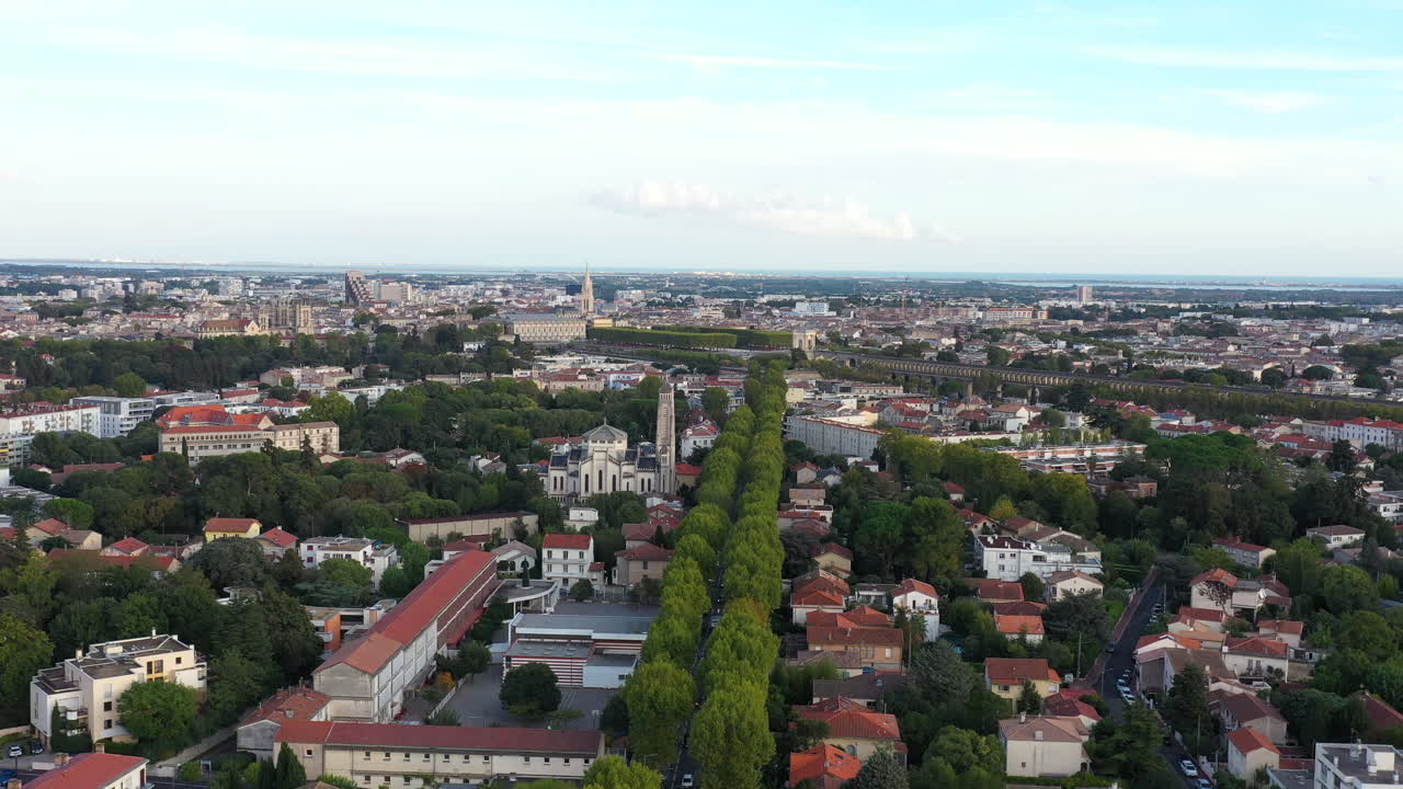 montpellier les arceaux vecindario tiro aéreo iglesia centro de la ciudad