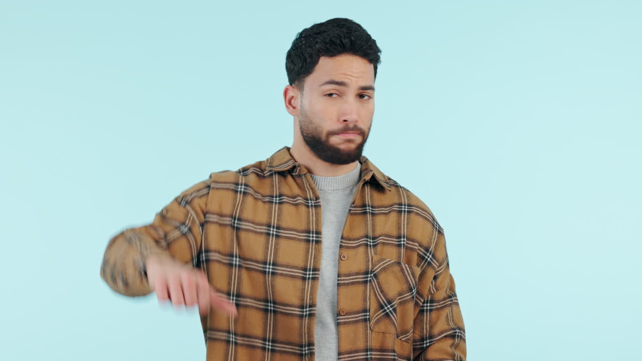 엄지손가락 아래, 부정적인 검토