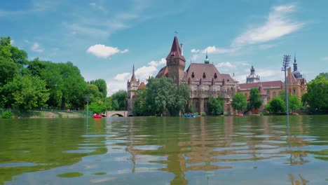 Budapest-Vajdahunyad-castle,-continue-shot,-fast-foward-shot