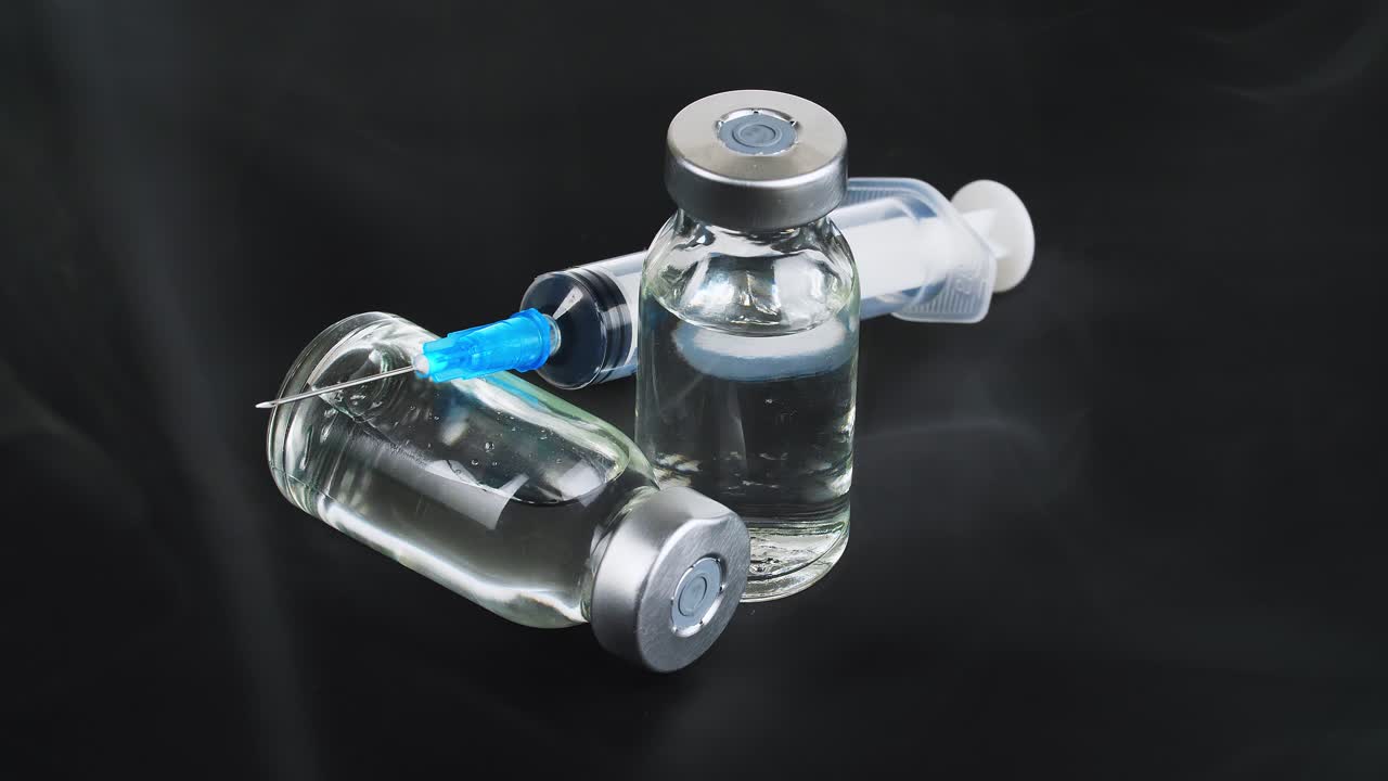 Vaccines and Syringe