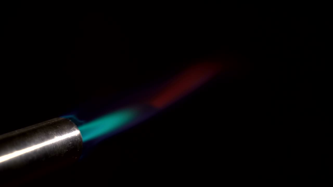 ガスバーナーの青い火