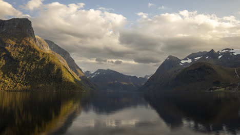 Norway-Timelapse-Sunnmøre-Hjørundfjorden-4k-Zoom-In