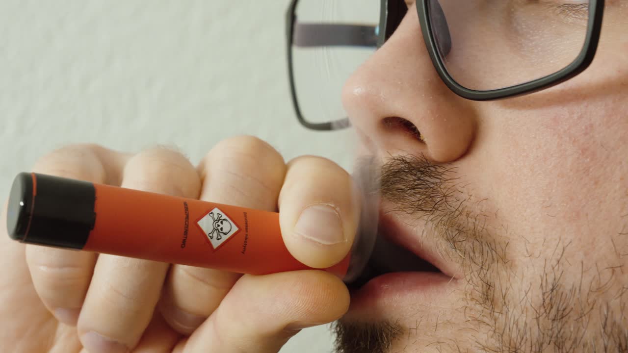 vap vid hd Use of vaping devices and sweet-flavored vape liquids linked to DNA damage  in mouths of users main image 0