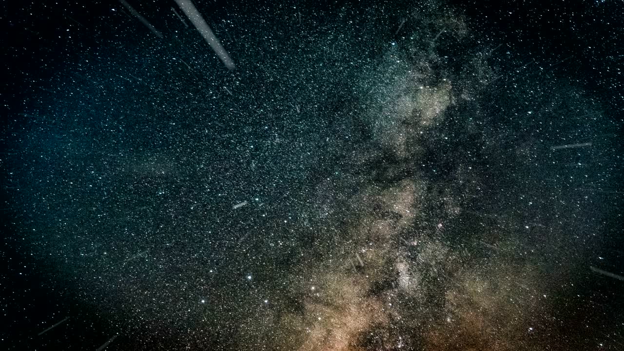 volando a través de campos estelares en el espacio. azul