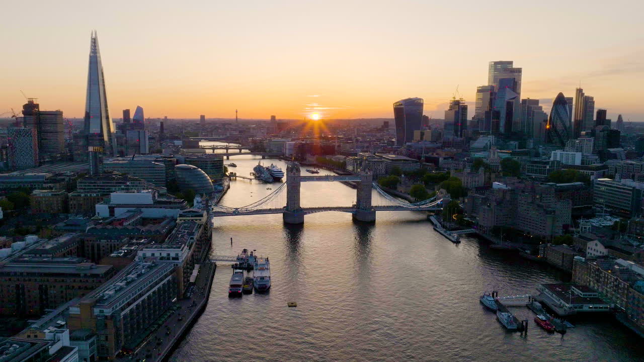 해질녘 런던 스카이라인