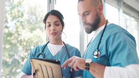 atención médica, tabletas y enfermera médica