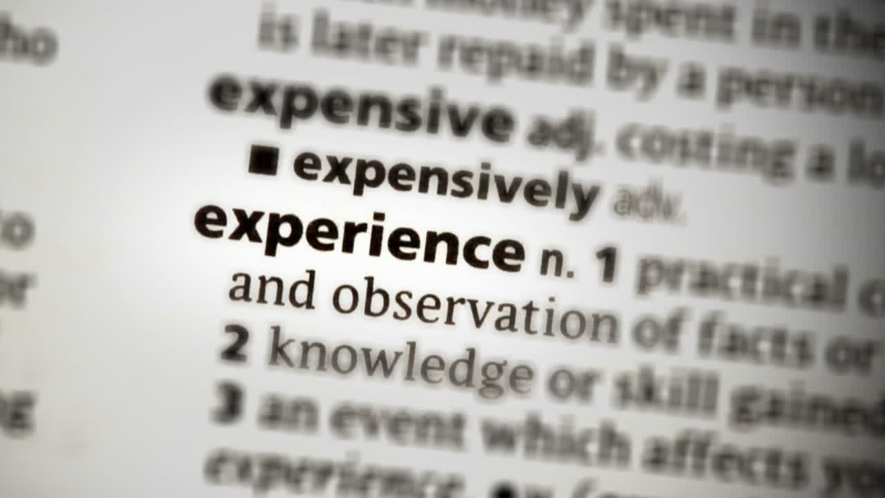 se centra en la experiencia