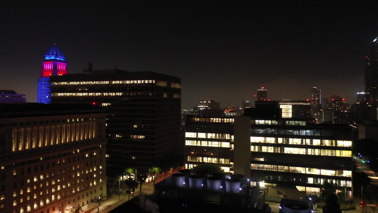 로스앤젤레스 시청의 상승 공중 뷰