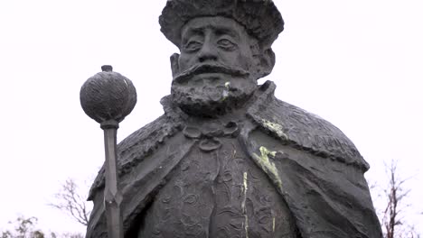 Famous-hungarian-historical-person-Gabor-Bethlen-statue-at-Nyírbator,-Hungary,-Recorded-with-a-sony-alpha-A7-III-in-4K