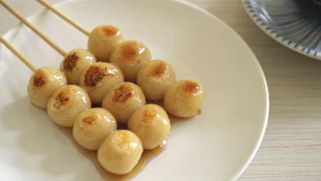 mitarashi dango