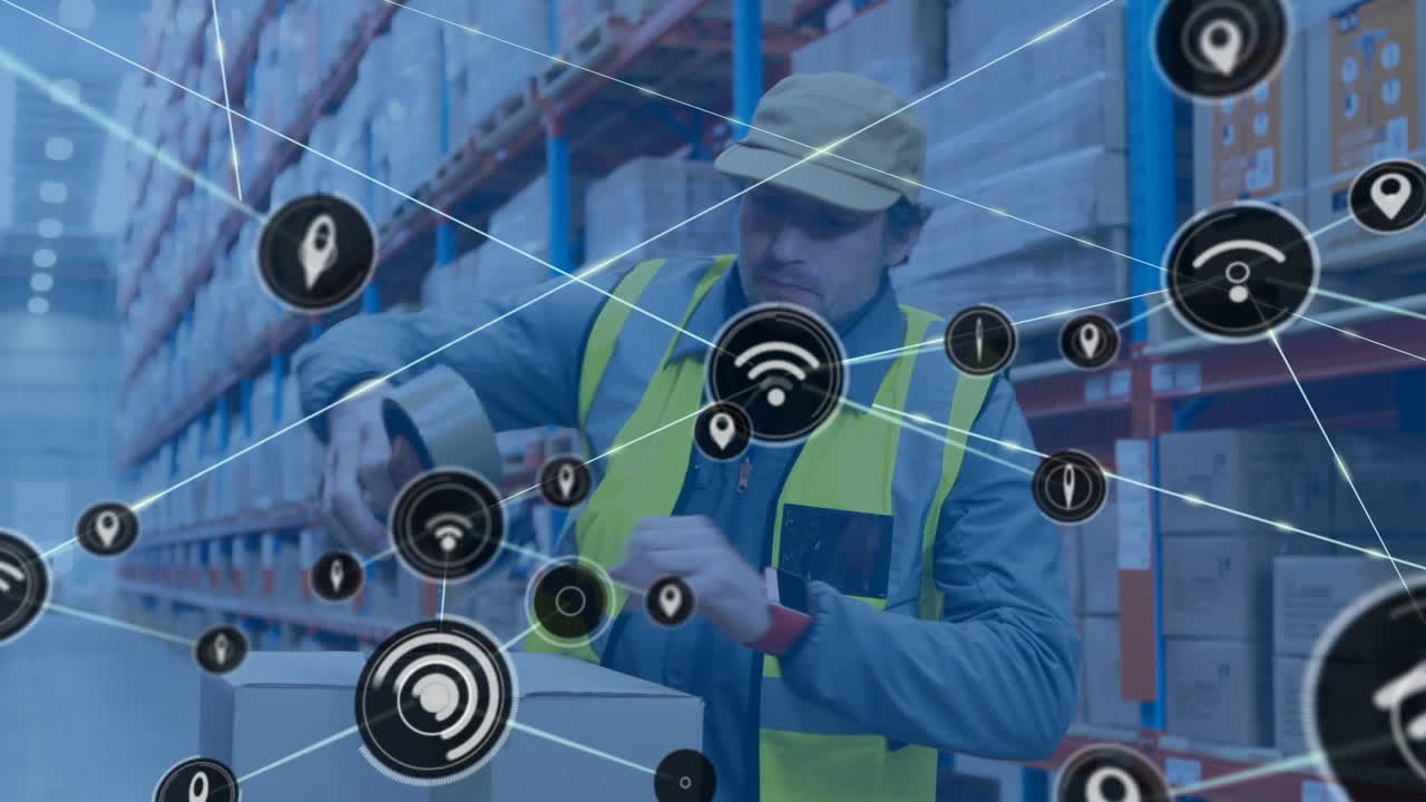 animación de la red de conexiones con iconos sobre el hombre que trabaja en el almacén