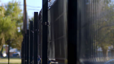 la valla de la corte del vecindario del centro de el paso