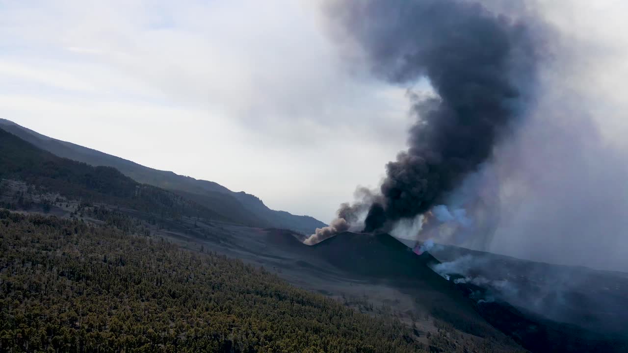 drone aéreo volcán la palma