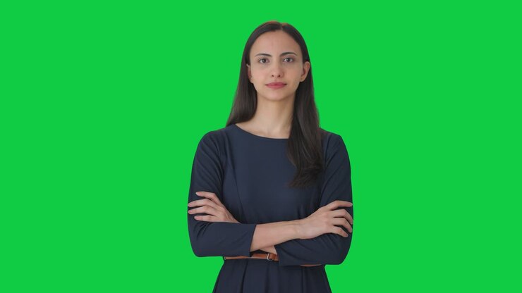 retrato de una chica india exitosa pantalla verde