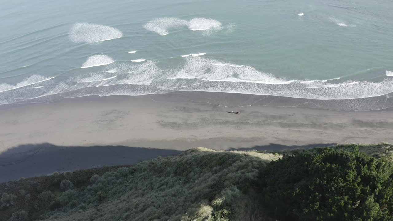 nueva zelanda cabalgatas en las playas de raglan