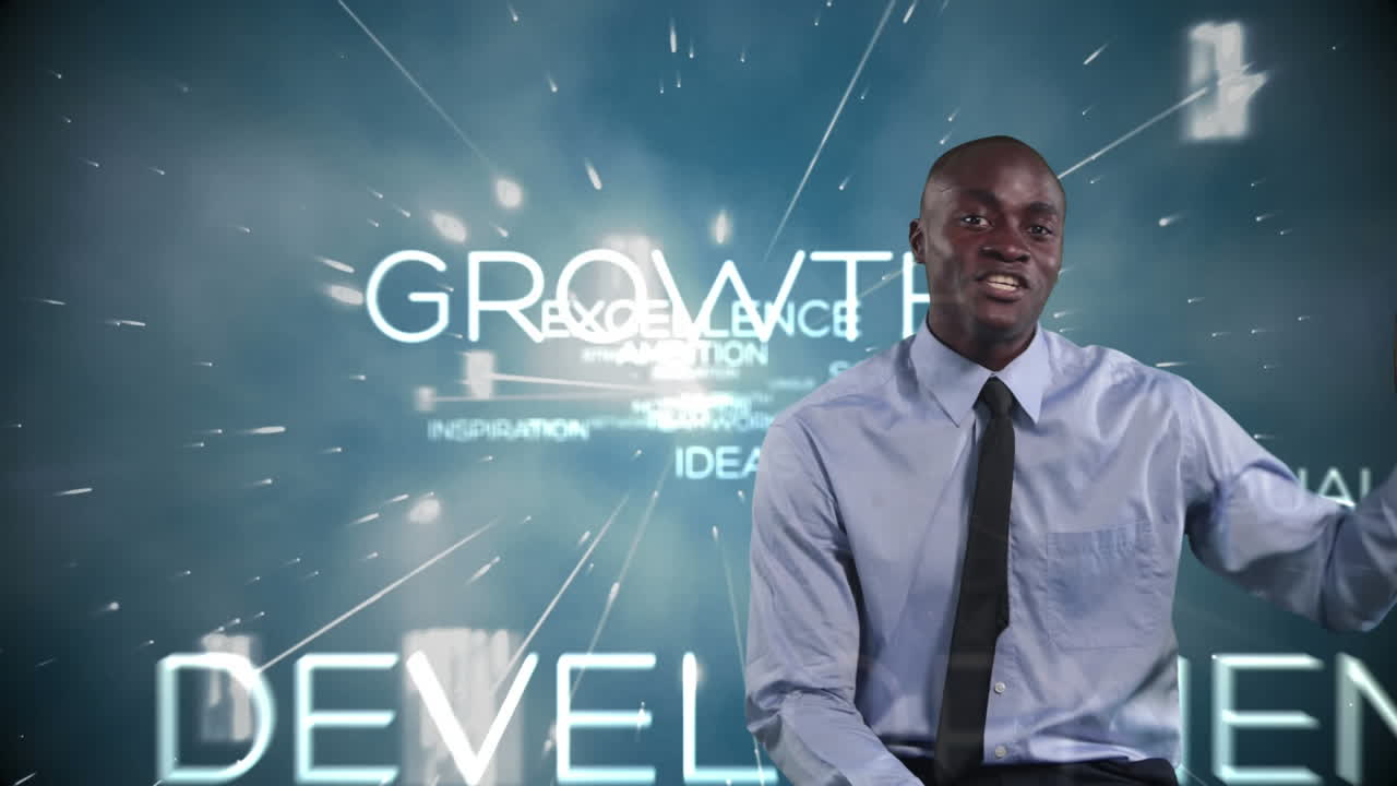 presentador afroamericano hablando con palabras clave de fondo