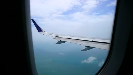 vista de turbulencia desde el asiento de la ventana del pasajero.