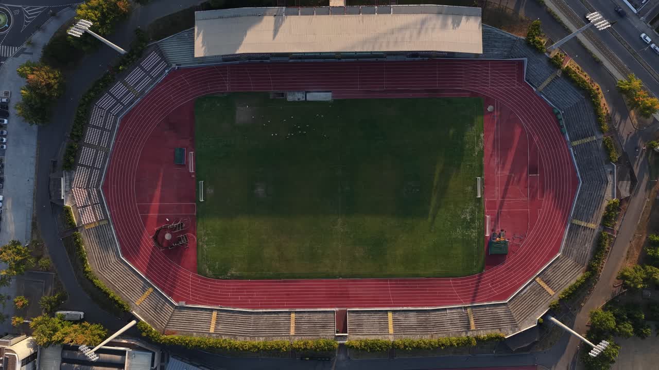 People running on the stadium