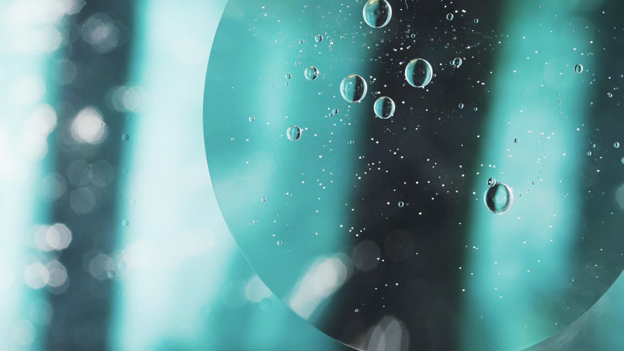 화려한 추상 유체 아트 아크릴 액체 매크로 거품이 대리석 잉크 흐르는 효과로 소용돌이 칩니다.