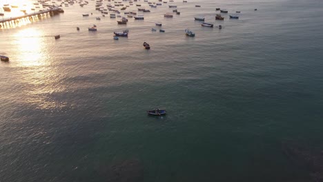 Video-De-Drones-De-Un-Bote-Remando-En-El-Océano