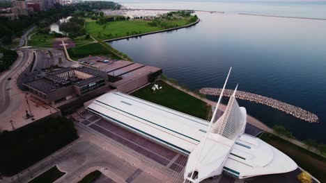 Aerial-orbiting-above-Milwaukee-Wisconsin-downtown---aerial-sunset