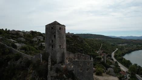 el castillo histórico de pocitelj