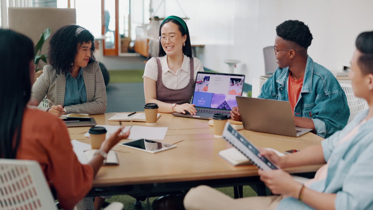 모임에서 다양한 팀