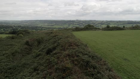 Luftaufnahme-über-Die-Alte-Wallburg-In-Dumpdon,-Großbritannien