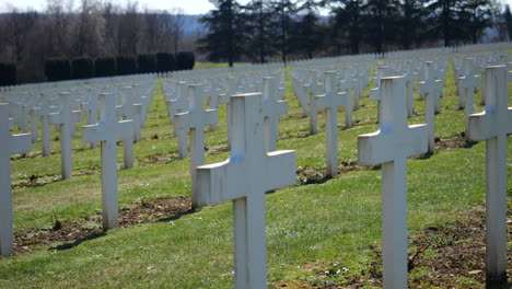 tombstones,-Ossuaire-de-Douaumont,-Verdun,-France