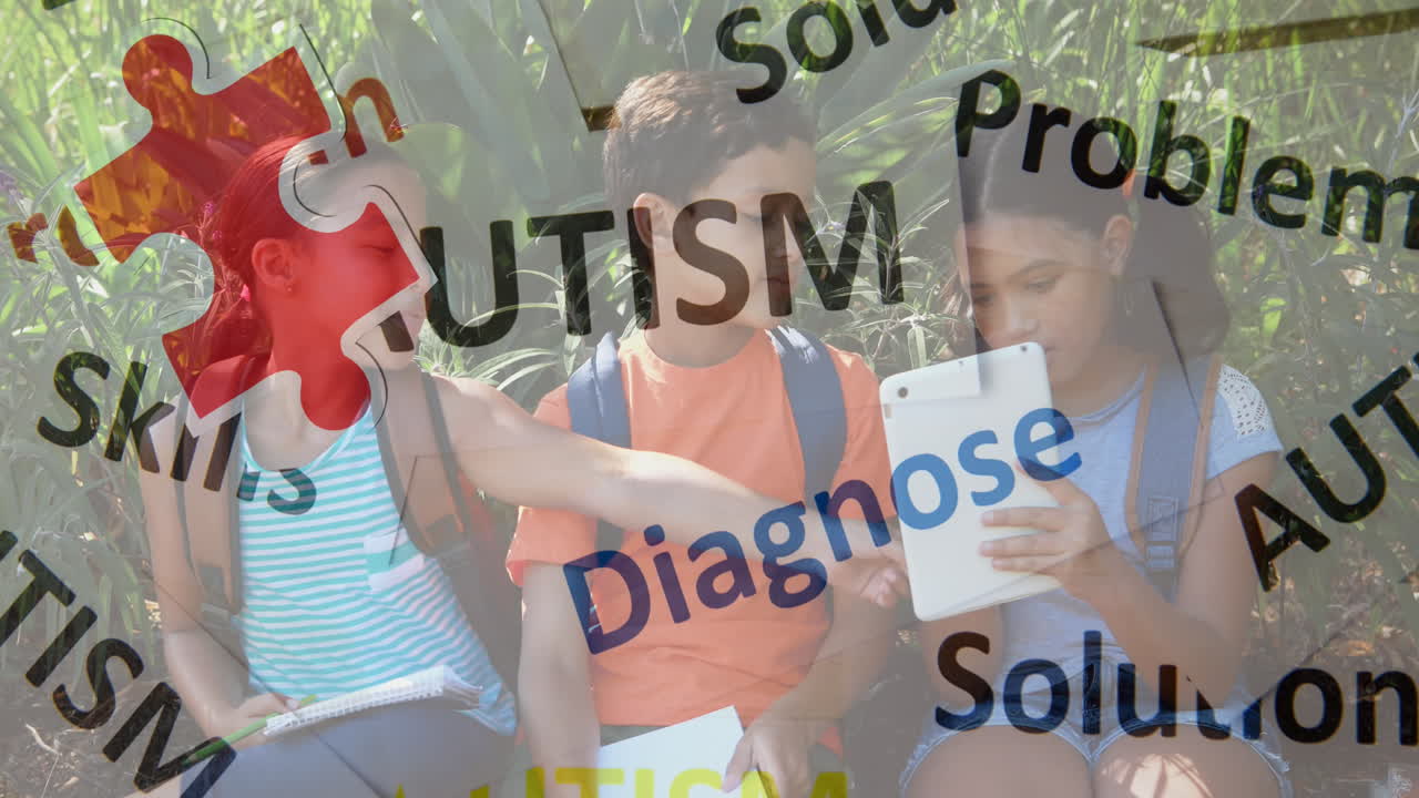 태블릿을 사용하는 학교 어린이들에 대한 다채로운 퍼즐 조각과 자폐증 텍스트의 애니메이션