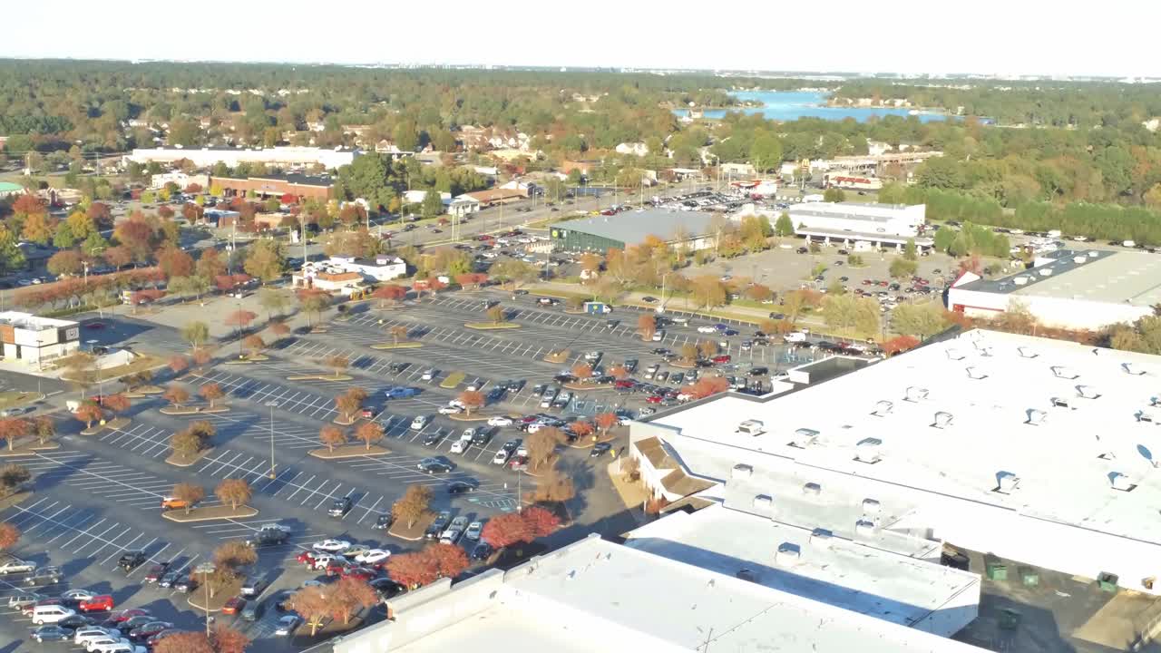 쇼핑 센터, 위에서, 가을 오후에