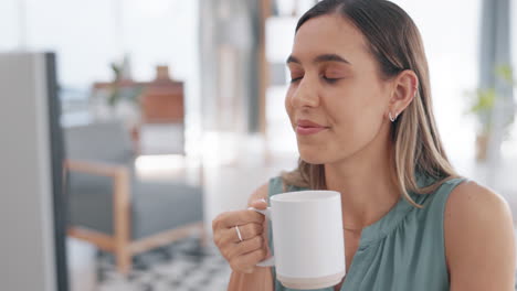 Computer,-relax-and-woman-with-coffee-in-office