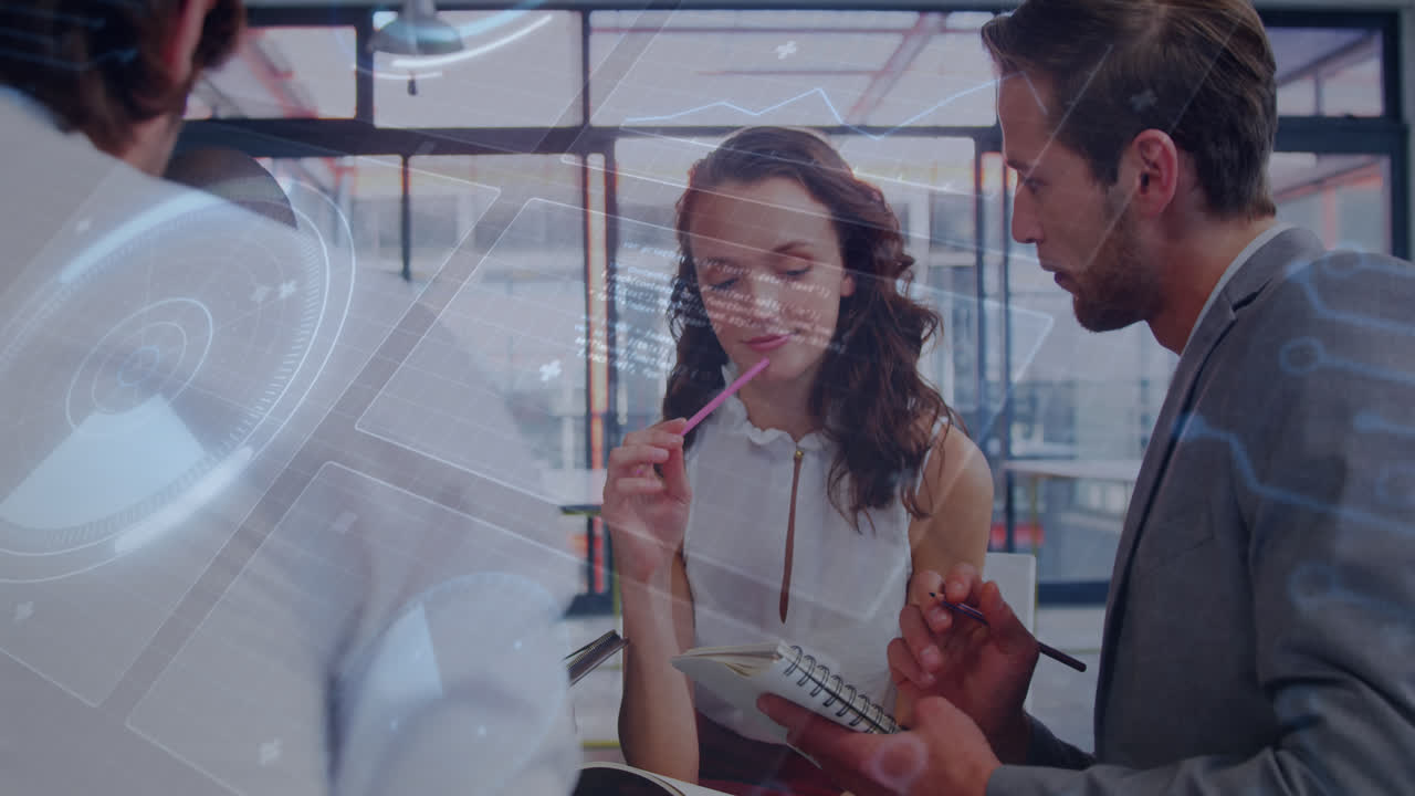 animación del procesamiento de datos sobre diversas personas de negocios en la oficina