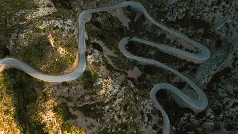 Modern-cars-at-Sa-Calobra,-Palma-de-Mallorca