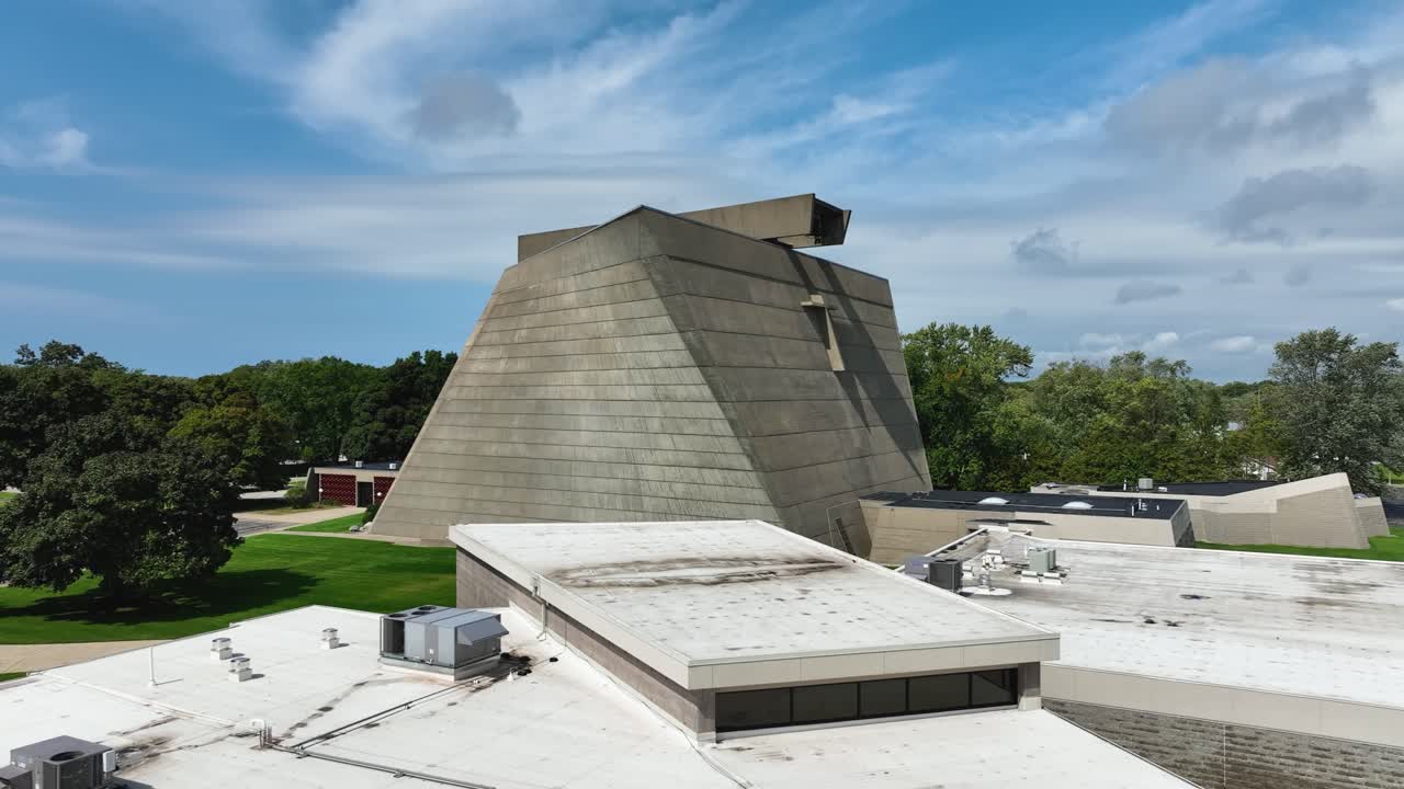 인상적 인 구조 를 향한 각도 도리