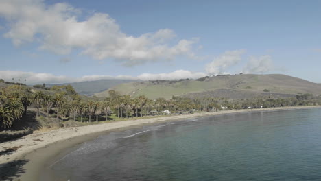 Lapso-De-Tiempo-De-Las-Nubes-Pasando-Sobre-Refugio-Beach-State-Park-California