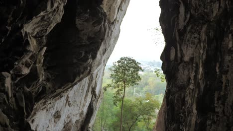 Vista-A-La-Montaña-Del-Templo-De-Buda-2-En-Tailandia